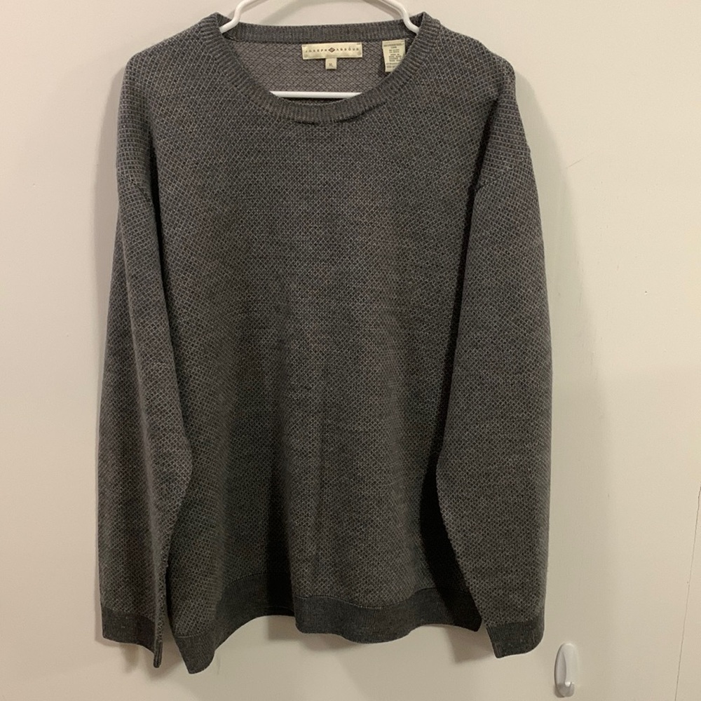 Joseph Abboud Merino Wool sweater, Size XL, Crew neck, very good condition